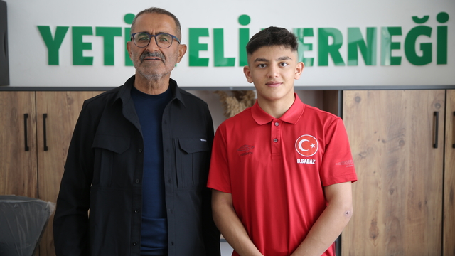 Türkiye şampiyonu güreşçi Sabaz, memleketi Niğde'de altınla ödüllendirildi