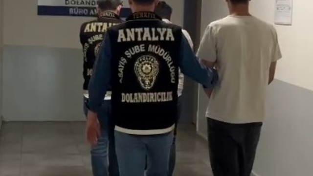 Antalya'da dolandırıcılık operasyonunda yakalanan 2 şüpheli tutuklandı