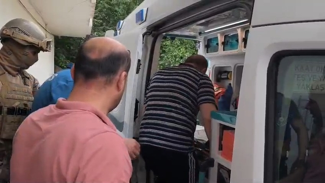 Şizofreni hastasının rehin aldığı annesi, babası ve kız kardeşi kurtarıldı (2)