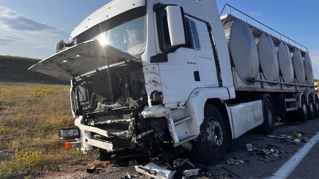 Nevşehir'de tır ve otomobilin çarpıştığı kazada 2 kişi yaşamını yitirdi