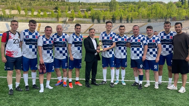 Karabük Adliyesi Bahar Futbol Turnuvası'nda Eskipazar Cezaevi takımı şampiyon oldu