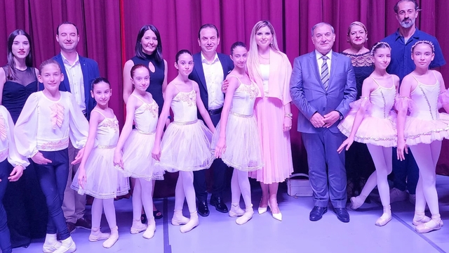 Çukurova Üniversitesi öğrencilerinden yıl sonu bale gösterisi