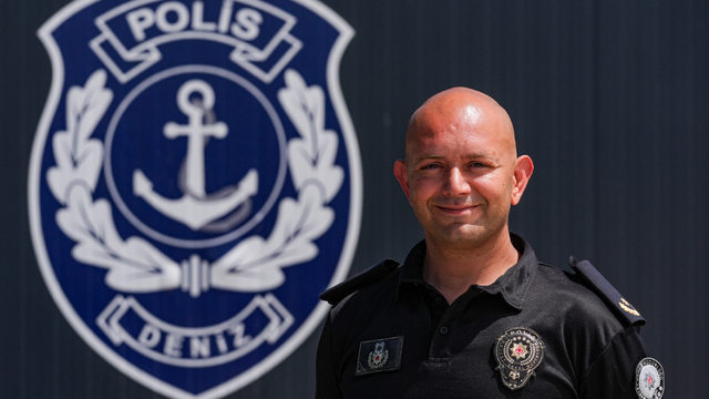 Karanlık suların delil avcılarının zorlu eğitimi görüntülendi