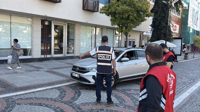 Edirne'de polis ekipleri Kurban Bayramı öncesi denetim yaptı