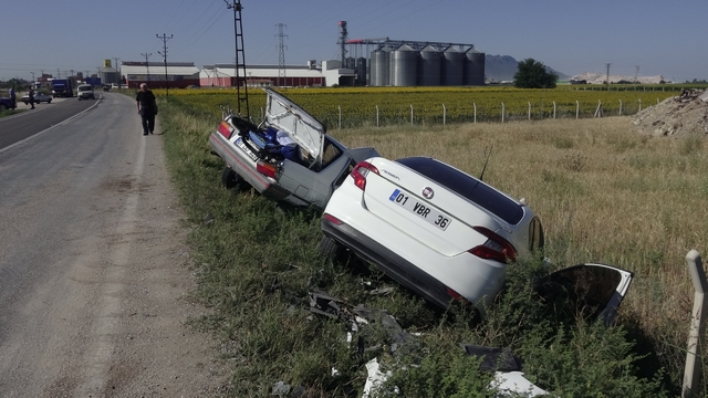 Adana'da 2 otomobilin çarpıştığı kazada anne ve bebeği hayatını kaybetti