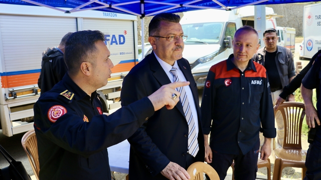 Trabzon'da yağışın ardından temizlik çalışmaları devam ediyor