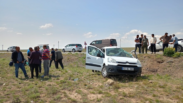 Kulu'da şarampole devrilen otomobildeki 2 kişi yaralandı