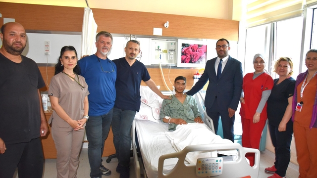 Çanakkale'de 15 yaşındaki çocuğun kalbindeki delik ameliyatla kapatıldı