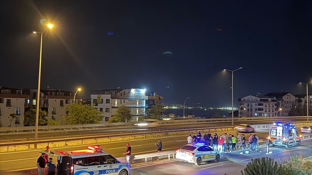 Kocaeli'de bariyere çarpan motosikletin sürücüsü öldü