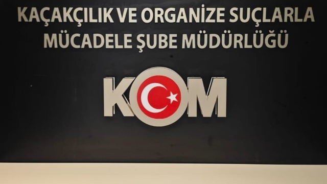 Van'da piyasa değeri 30 milyon TL olan 7 kilo külçe altın ele geçirildi