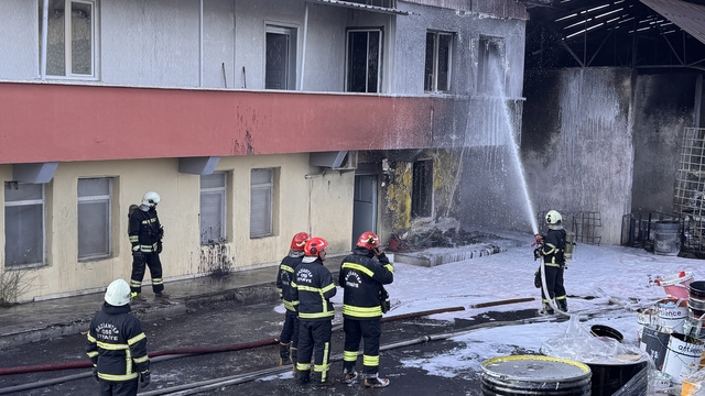 Gaziantep'te geri dönüşüm tesisinde çıkan yangın söndürüldü