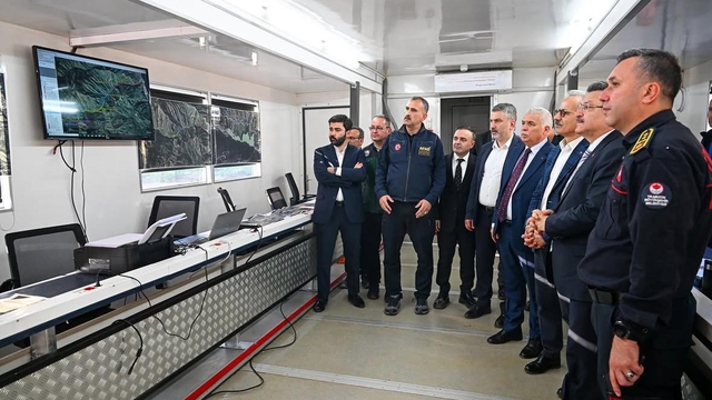 Trabzon'da selin izleri siliniyor, kayıp kişi aranıyor (6)