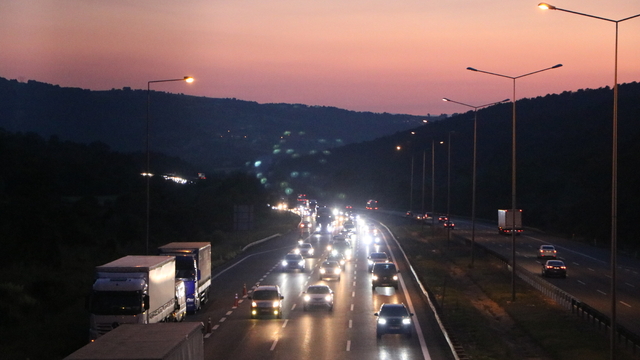 Anadolu Otoyolunun Bolu geçişinde bayram yoğunluğu