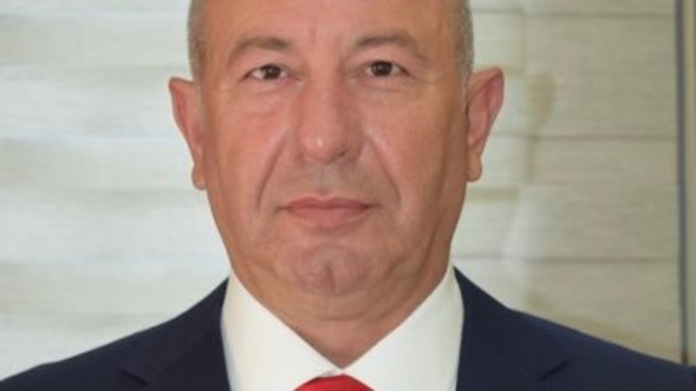 Çeşme'de silahlı saldırıya uğrayan iş insanı yaralandı