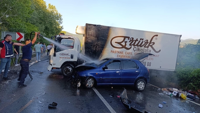 Karabük'te zincirleme trafik kazasında 1 kişi öldü, 11 kişi yaralandı