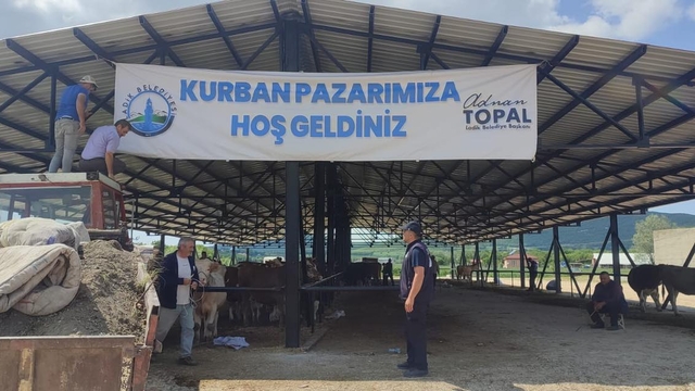 Ladik Belediyesi kapalı hayvan pazarını hizmete açtı