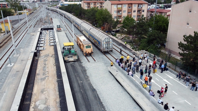 Gurbetçiler, tatil için ana vatana trenle gelmeye başladı