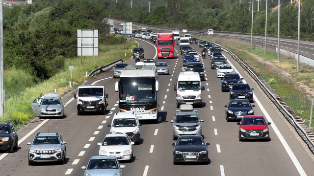 Anadolu Otoyolu'nun Bolu geçişinde bayram yoğunluğu