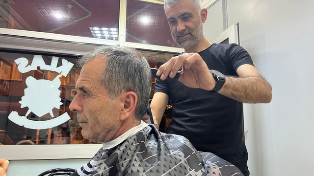 Hayrabolu'da Kurban Bayramı arifesinde berberlerde yoğunluk yaşanıyor