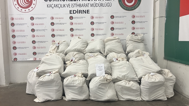 Kapıkule'de iki tırda 318 kilogram uyuşturucu ele geçirildi