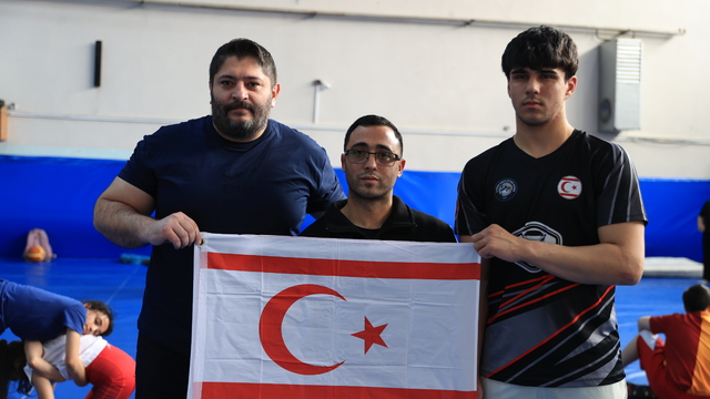 Türkiye'den KKTC'li güreşçilere destek