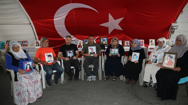 Diyarbakır anneleri Kurban Bayramı'nı evlatlarıyla geçirmek istiyor