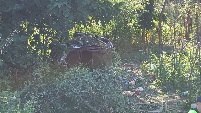 Zonguldak'ta evin bahçesine devrilen otomobildeki 1 kişi öldü, 3 kişi yaralandı