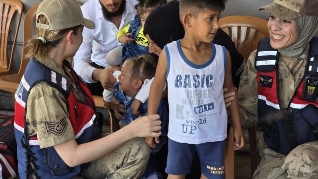 Cilvegözü'nde Suriyelilerin bayram geçişi sürüyor
