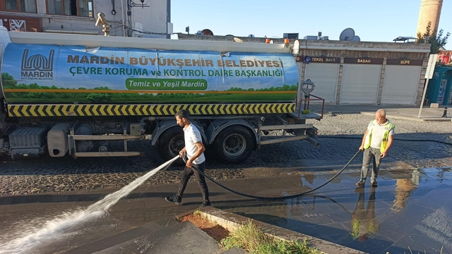 Mardin'de temizlik ve yıkama çalışmaları gerçekleştirildi