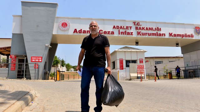 Adana'da cezaevinden tahliyeler başladı