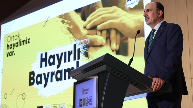 Konya Büyükşehir Belediye Başkanı Altay, personelle bayramlaştı