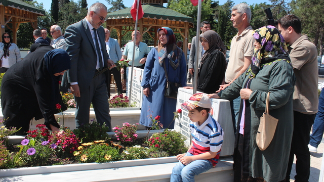 Bafra'da Arife Günü mezarlık ziyaretleri gerçekleşti