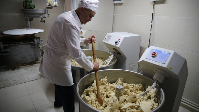 Edirne'de Osmanlı'dan miras tatlılar bayram için hazırlandı