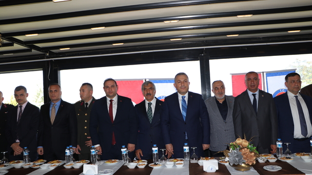 Gaziantep ve çevre illerde valiliklerde bayramlaşma programı gerçekleştirildi