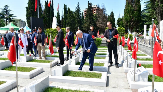 Trabzon, Ordu ve Artvin'de şehitlikler ziyaret edildi
