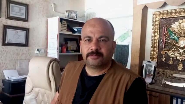 Avizenin monte edildiği kartonpiyerin altında kalmaktan saniyelerle kurtuldu