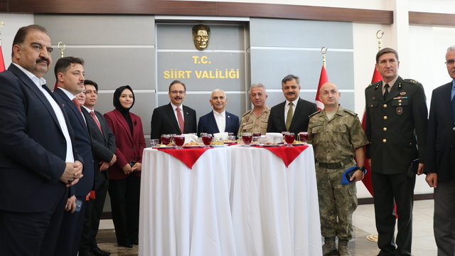 Siirt ve Bingöl'de bayramlaşma töreni düzenlendi