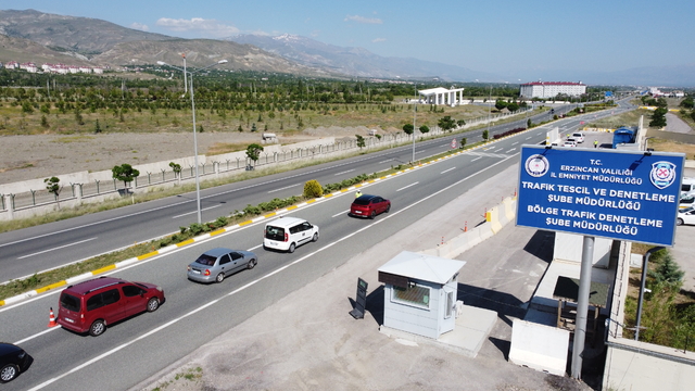 Erzincan'da bayram tatili nedeniyle trafik denetimleri artırıldı