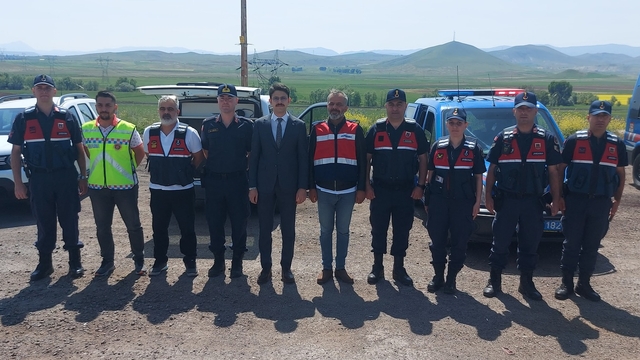 Ulaş Kaymakamı Eskimez'den, trafik denetimi yapan ekiplere ziyaret