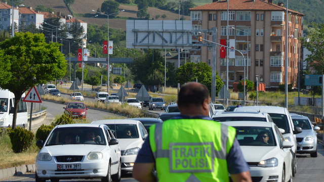 Samsun-Ankara kara yolu Havza geçişinde bayram yoğunluğu