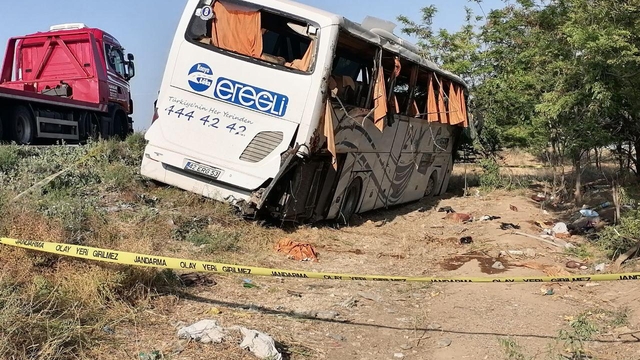 Konya'da devrilen yolcu otobüsündeki 1 kişi öldü, 26 kişi yaralandı