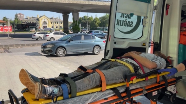 Kayseri'de acemi kasaplar hastaneye koştu