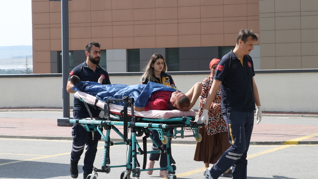 Eskişehir'de acemi kasaplar, hastanelik oldu