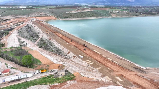 Malatya'da depremlerden etkilenen Sultansuyu Barajı'nda gövde onarım çalışmaları sürüyor