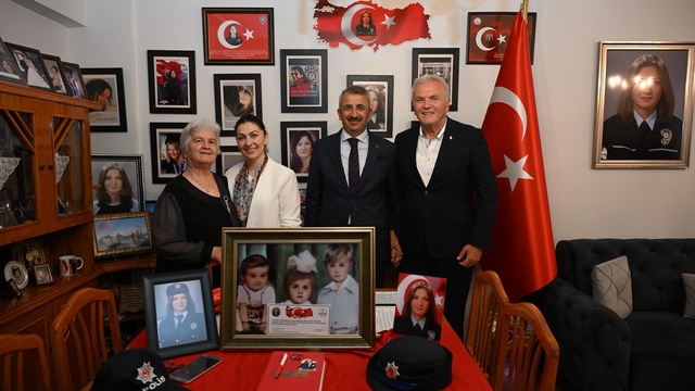 Edirne Valisi Sezer, şehit ailesini ziyaret etti