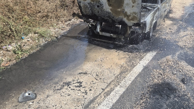 Bilecik'te seyir halindeki otomobil yandı