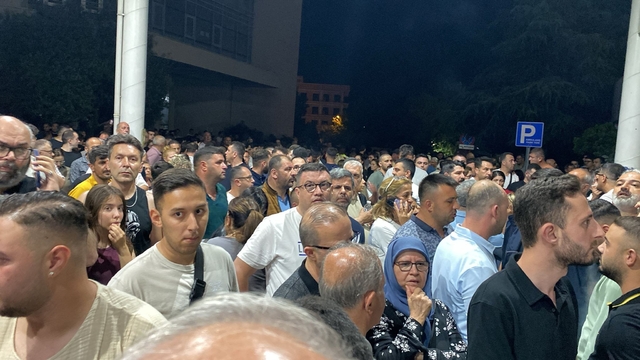 Manisa Büyükşehir Belediye Başkanı Zeyrek'i elektrik çarptı, hastaneye kaldırıldı (2)