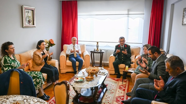 Kırklareli Valisi Turan, şehit ailelerini ziyaret etti