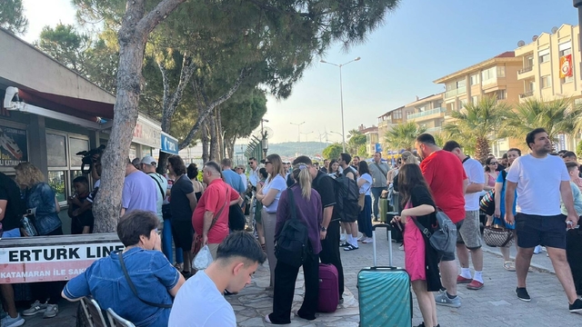 Kurban Bayramı'nın 2'nci gününde kapıda vize uygulamasına yoğun ilgi