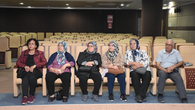 "Öğrenmenin yaşı yok" diyerek 60 yaşından sonra "üniversiteli" oldular